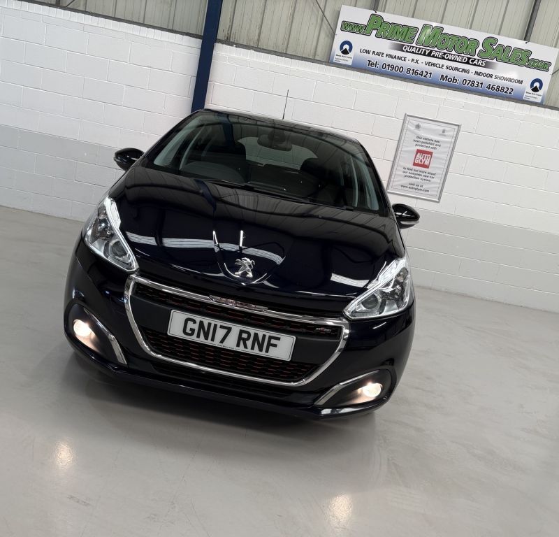 PEUGEOT 208