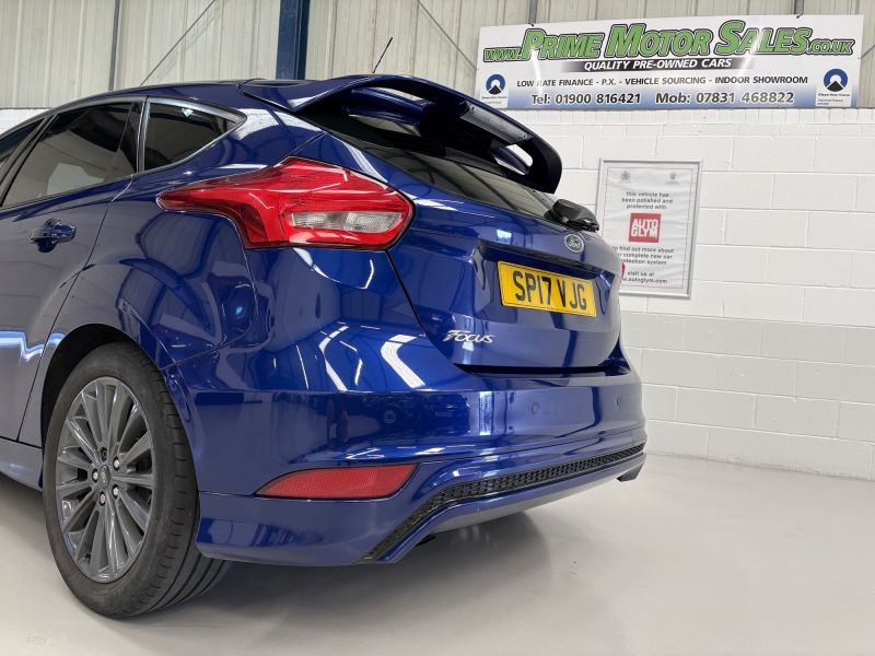 FORD FOCUS