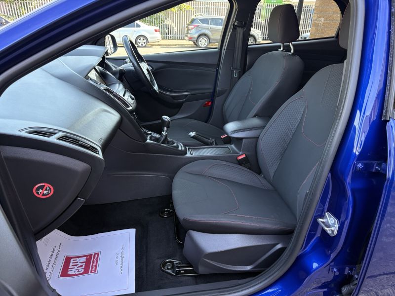 FORD FOCUS