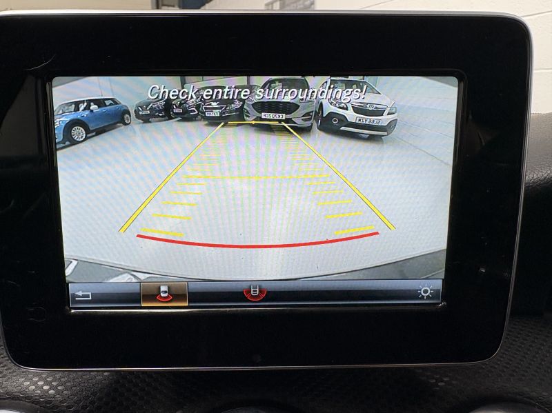 MERCEDES BENZ A180D 