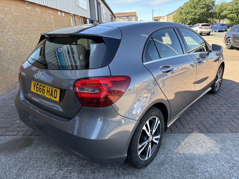 MERCEDES BENZ A180D 
